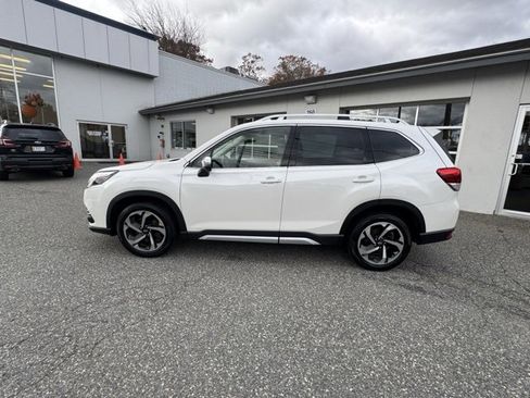 Used 2023 Subaru Forester Touring image 6