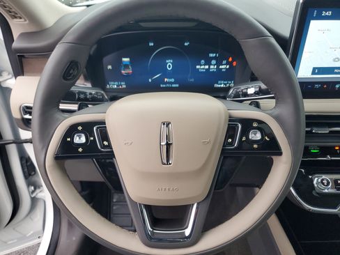 Certified 2023 Lincoln Corsair Reserve image 14