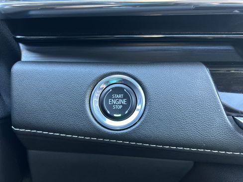 Used 2023 Cadillac Escalade ESV Premium Luxury image 25