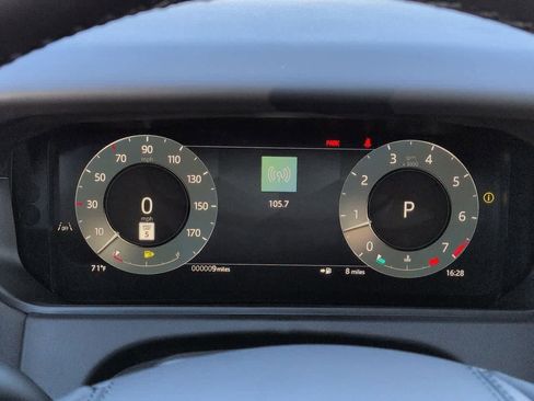 New 2026 Land Rover Range Rover Velar Dynamic SE image 34