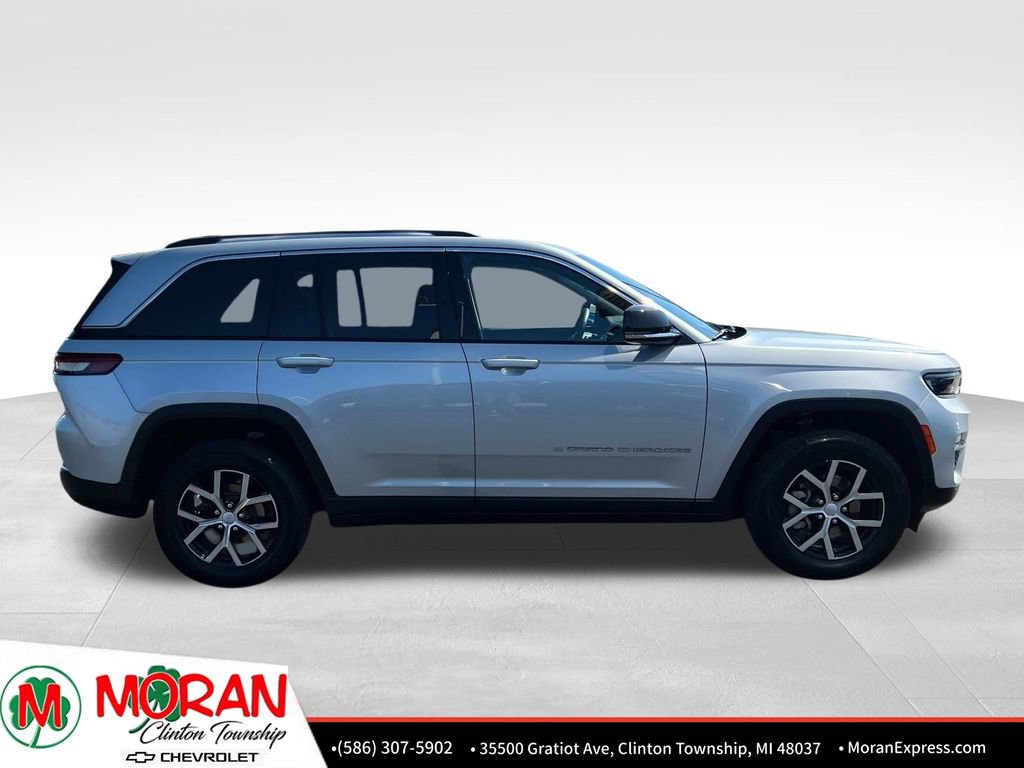 Used 2023 Jeep Grand Cherokee Limited AWD/4WD image 8