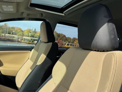 Used 2018 Toyota RAV4 XLE image 10