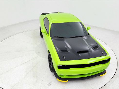 Used 2015 Dodge Challenger SRT Hellcat image 29