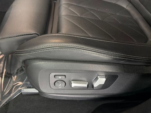 Used 2023 BMW X6 xDrive40i w/ M Sport Package image 14