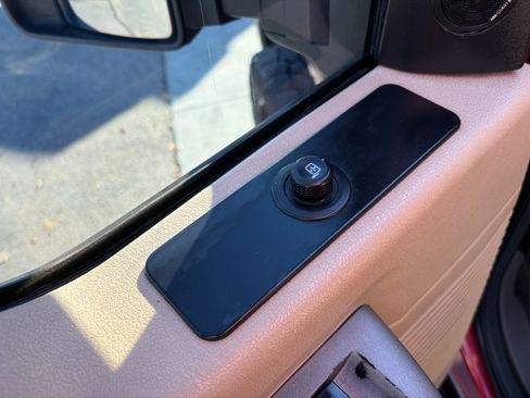 Used 2016 Ford F250 XLT w/ XLT Value Package image 11