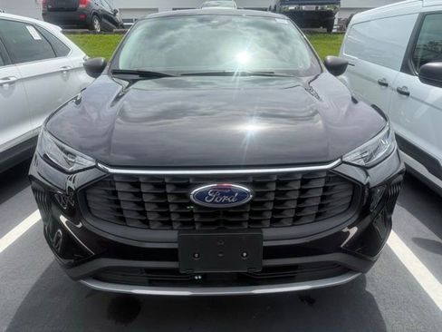 Used 2025 Ford Escape Active AWD/4WD image 2