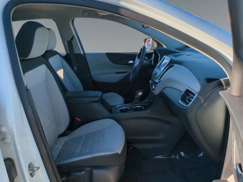 Used 2023 Chevrolet Equinox LT image 15