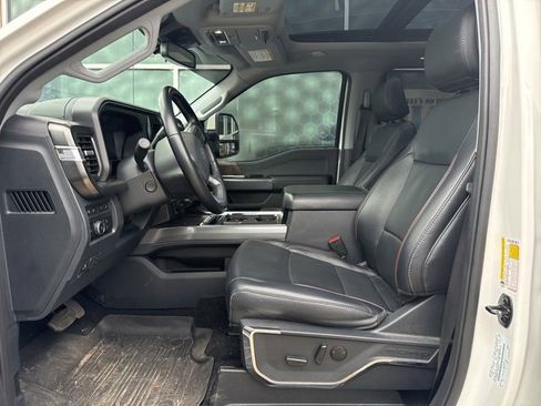 Used 2023 Ford F250 Lariat w/ Lariat Ultimate Package image 9