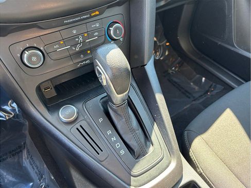 Used 2017 Ford Focus SE image 26