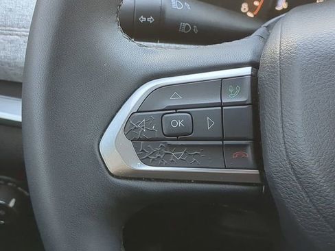 Used 2024 Jeep Compass Latitude image 28