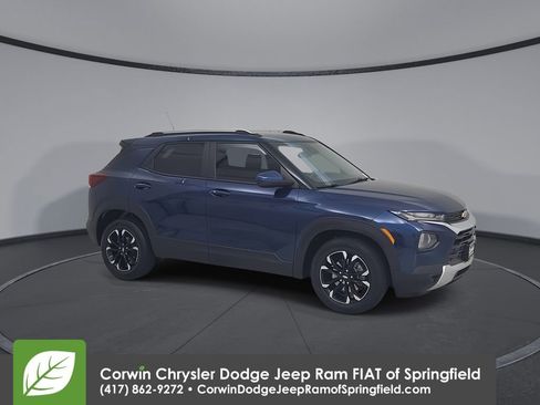Used 2023 Chevrolet TrailBlazer LT image 2