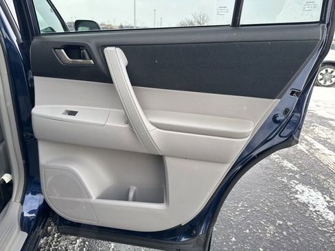 Used 2011 Toyota Highlander 4WD w/ Tech Pkg image 33