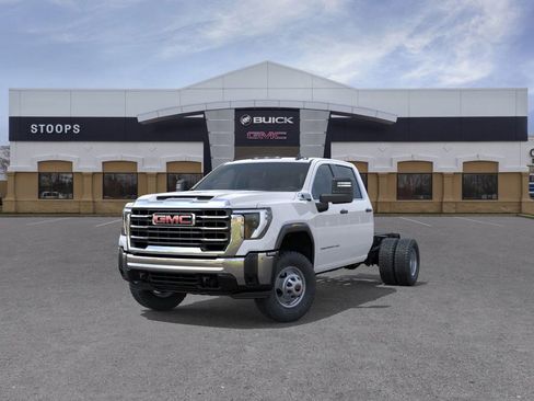 New 2025 GMC Sierra 3500 Pro w/ Convenience Package image 8