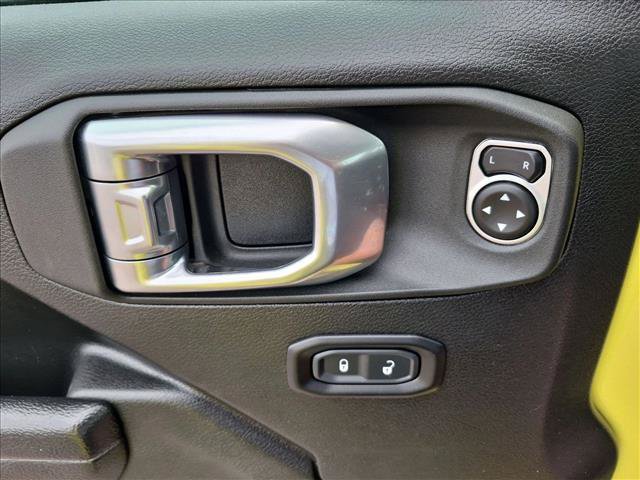 Used 2023 Jeep Wrangler Unlimited w/ Cold Weather Group AWD/4WD image 30
