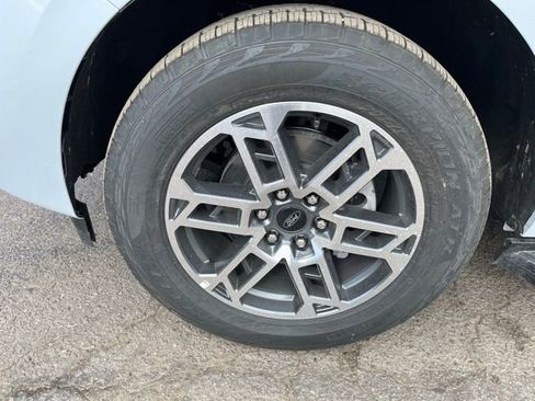 New 2025 Ford Expedition Max Active image 9