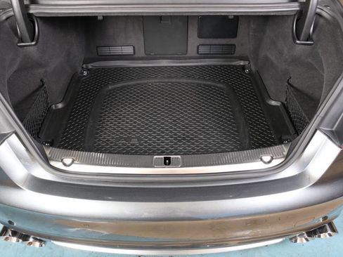 Used 2014 Audi S8 AWD/4WD image 32
