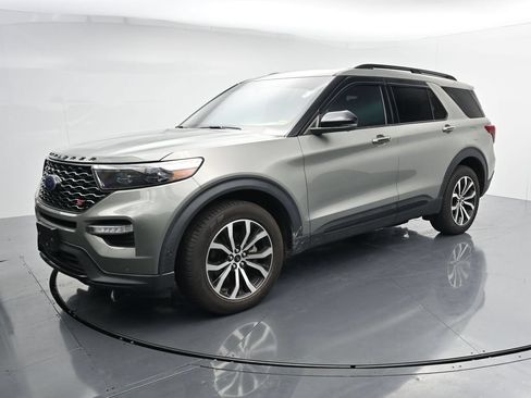 Used 2020 Ford Explorer ST w/ Premium Technology Package AWD/4WD image 4