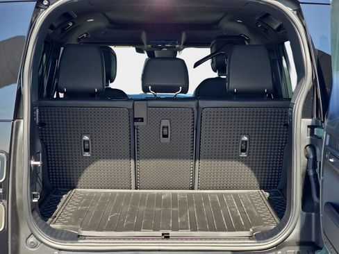 New 2026 Land Rover Defender 110 Trophy Edition AWD/4WD image 12