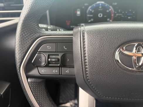 Certified 2025 Toyota Sequoia SR5 AWD/4WD image 21