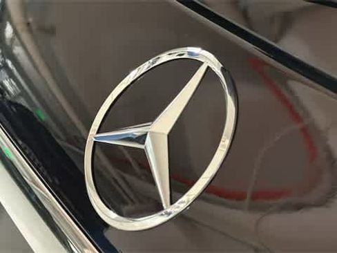 Used 2024 Mercedes-Benz GLS 580 4MATIC image 10