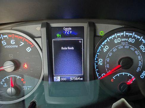 Used 2020 Toyota Tacoma SR5 image 32