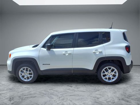 Used 2023 Jeep Renegade Latitude AWD/4WD image 4