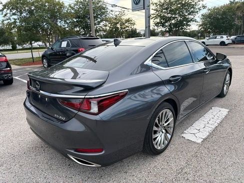 Used 2022 Lexus ES 350 Ultra Luxury w/ Accessory Package 2 FWD image 18