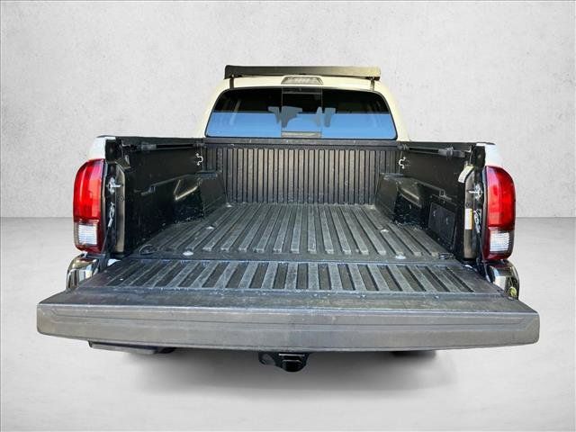 Used 2022 Toyota Tacoma SR5 RWD image 6