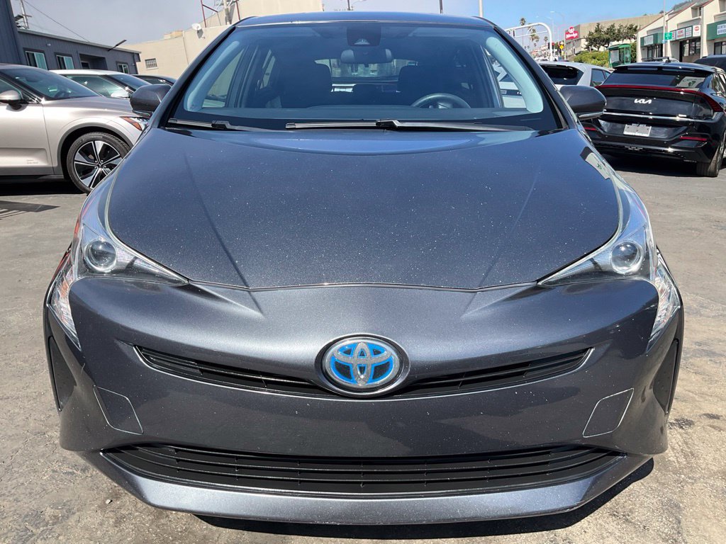 Used 2017 Toyota Prius Two FWD image 2