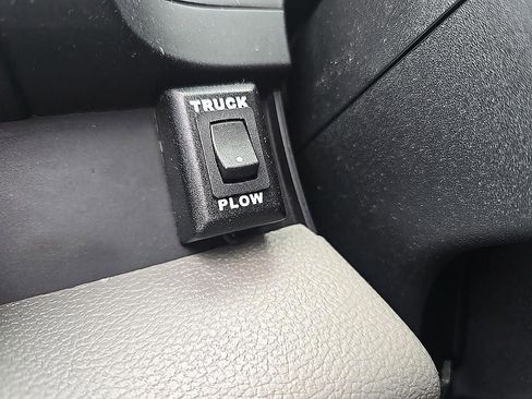 Used 2017 Ford F250 XL w/ STX Appearance Package AWD/4WD image 15