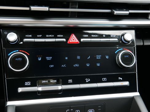 Certified 2026 Hyundai Santa Fe SEL AWD/4WD image 22