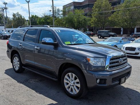 Used 2017 Toyota Sequoia Platinum AWD/4WD image 5