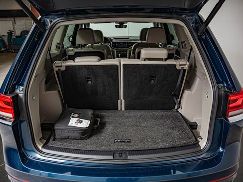 Used 2022 Volkswagen Atlas SEL Premium AWD/4WD image 36