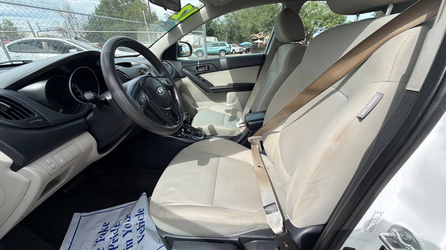 Used 2012 Kia Forte EX FWD image 17