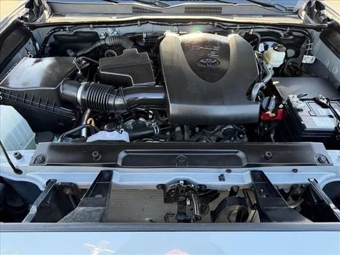 Used 2021 Toyota Tacoma TRD Sport w/ Technology Package AWD/4WD image 23