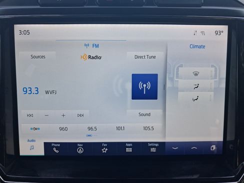Used 2022 Ford F250 Lariat w/ Lariat Ultimate Package AWD/4WD image 16