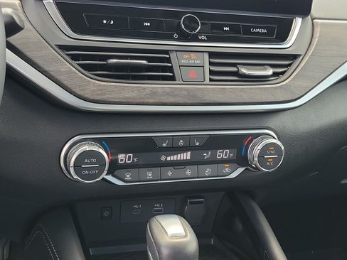 Used 2023 Nissan Altima 2.5 SL FWD image 27