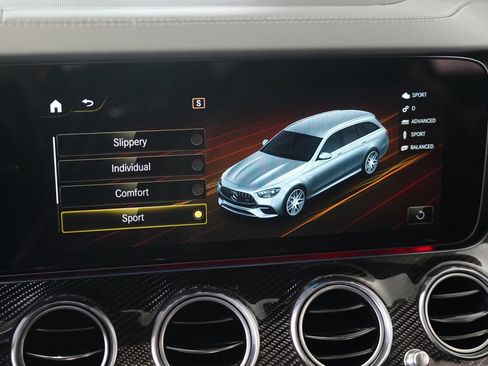 Used 2023 Mercedes-Benz E 63 AMG S image 25