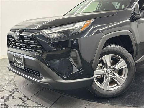 Certified 2025 Toyota RAV4 XLE AWD/4WD image 4