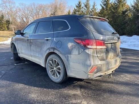 Used 2017 Hyundai Santa Fe SE w/ Cargo Package image 4