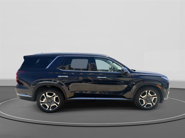 Used 2024 Hyundai Palisade SEL w/ Premium Package FWD image 4