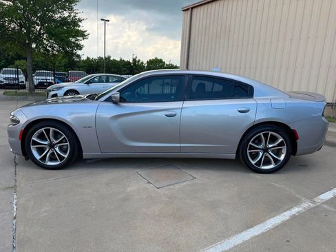 Used 2016 Dodge Charger R/T RWD image 8