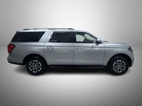Used 2024 Ford Expedition Max XLT image 4
