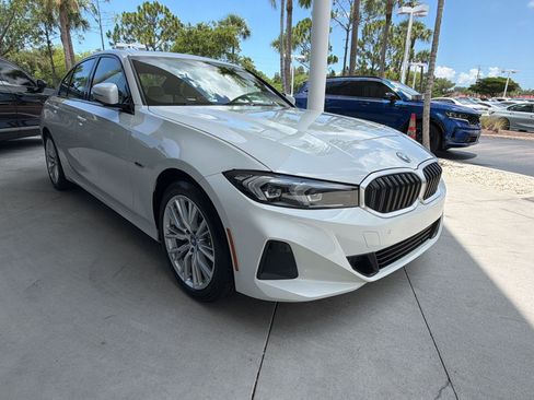 Used 2023 BMW 330e xDrive w/ Premium Package AWD/4WD image 7