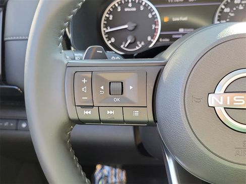 New 2025 Nissan Pathfinder SV image 6