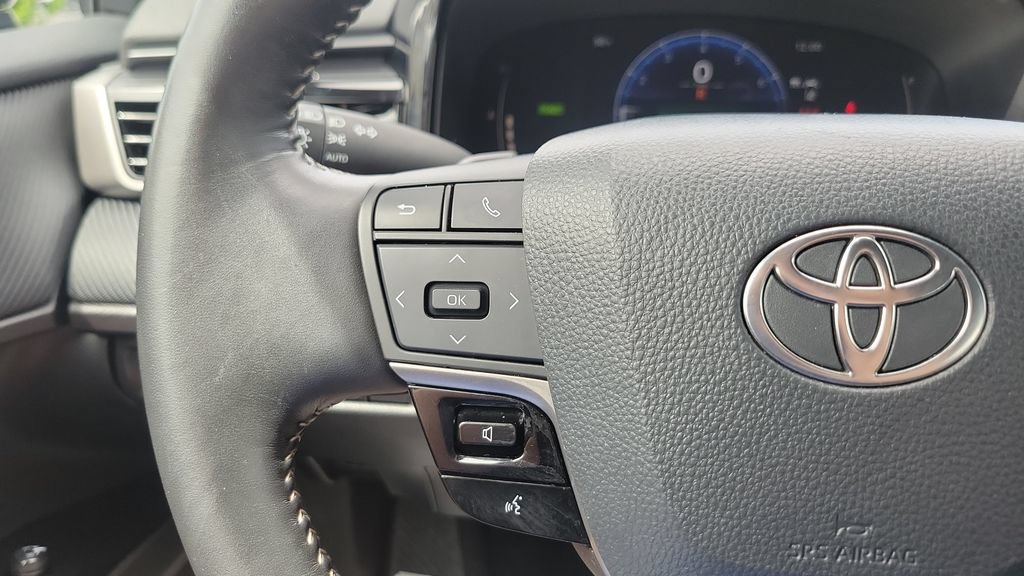 Used 2025 Toyota Camry SE FWD image 23
