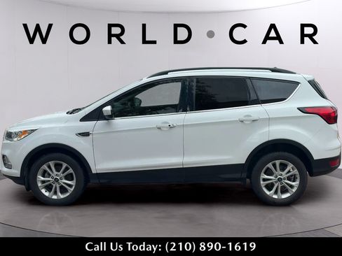 Used 2019 Ford Escape SEL FWD image 4