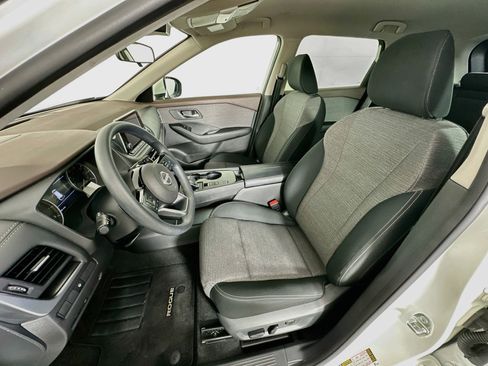 Used 2023 Nissan Rogue SV FWD image 13