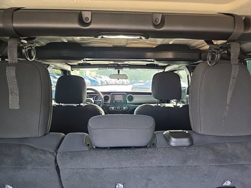 Used 2021 Jeep Wrangler Unlimited Sport AWD/4WD image 92