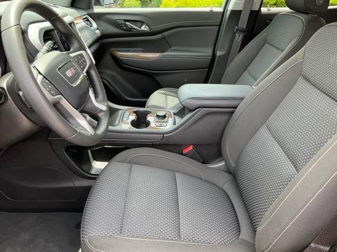 Used 2023 GMC Acadia SLE w/ Driver Convenience Package FWD image 5